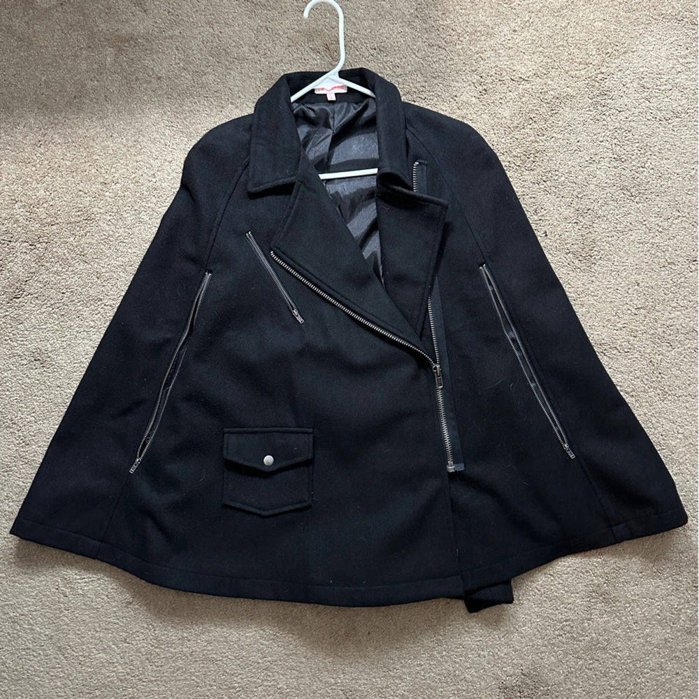 Nasty Gal Rayanne Cape Coat - Black size small